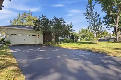 1828 16th Street NW, Faribault, MN 55021 - Photo 3