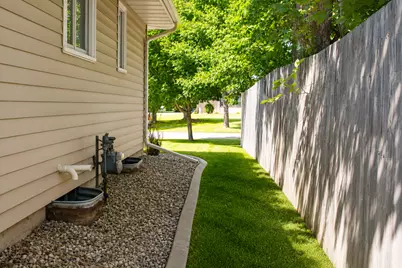 90 Forest Avenue N, Fargo, ND 58102 - Photo 35