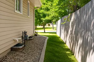90 Forest Ave N, Fargo, ND 58102 - Photo 35