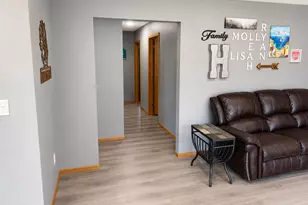 90 Forest Ave N, Fargo, ND 58102 - Photo 9