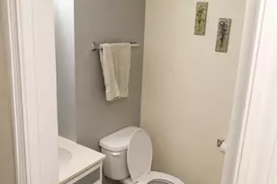 90 Forest Ave N, Fargo, ND 58102 - Photo 27