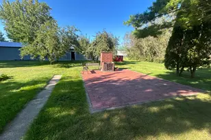 2425 East Ave, Worthington, MN 56187 - Photo 7