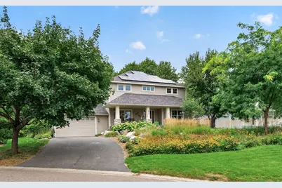 877 New Century Boulevard S, Maplewood, MN 55119 - Photo 1