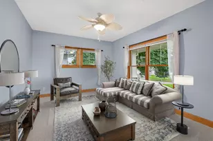 877 New Century Blvd S, Maplewood, MN 55119 - Photo 11