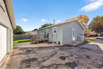 967 16 1/4 Street SE, Rochester, MN 55904 - Photo 3