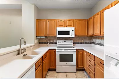 1610 Woodlynn Avenue #3, Maplewood, MN 55109 - Photo 15