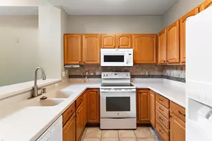 1610 Woodlynn Ave, Maplewood, MN 55109 - Photo 15