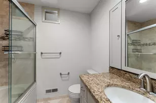 9725 Queen Rd, Bloomington, MN 55431 - Photo 19
