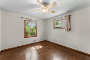9725 Queen Rd, Bloomington, MN 55431 - Photo 17