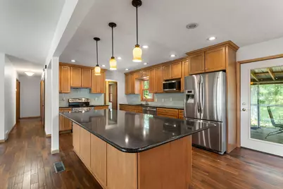 9725 Queen Road, Bloomington, MN 55431 - Photo 7