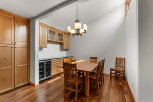 9725 Queen Rd, Bloomington, MN 55431 - Photo 11