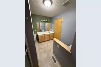 4820 Underwood Lane N #E, Plymouth, MN 55442 - Photo 15