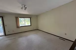 11232 Vessey Cir, Bloomington, MN 55437 - Photo 3