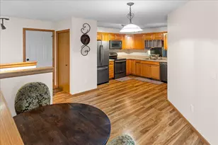 38260 Explorer Cir, North Branch, MN 55056 - Photo 9