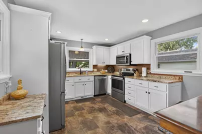 1007 11th Avenue NE, Rochester, MN 55906 - Photo 9