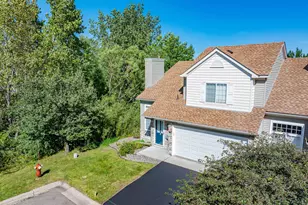 7657 Primrose Pl, Chanhassen, MN 55317 - Photo 3