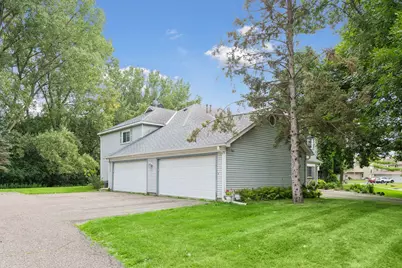 15275 Lesley Lane, Eden Prairie, MN 55346 - Photo 5