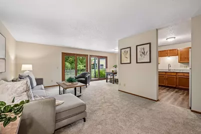 15275 Lesley Lane, Eden Prairie, MN 55346 - Photo 7