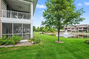 10776 Lyndale Bluffs Trail, Bloomington, MN 55420 - Photo 7