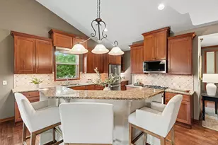 10776 Lyndale Bluffs Trail, Bloomington, MN 55420 - Photo 17