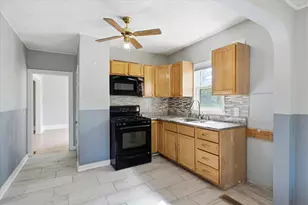 1565 7th St E, Saint Paul, MN 55106 - Photo 7