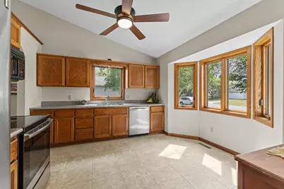 987 Kettle Creek Road, Eagan, MN 55123 - Photo 5