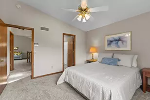 987 Kettle Creek Rd, Eagan, MN 55123 - Photo 11