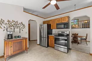 987 Kettle Creek Rd, Eagan, MN 55123 - Photo 3