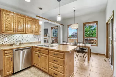 555 Queens Court, Moorhead, MN 56560 - Photo 23