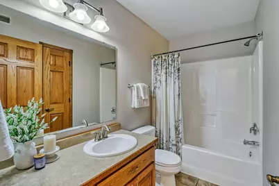 555 Queens Court, Moorhead, MN 56560 - Photo 45
