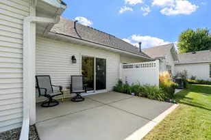 1050 Woodland Dr, Hastings, MN 55033 - Photo 9