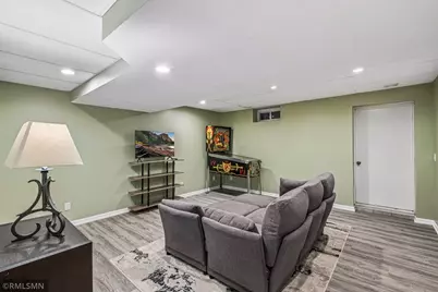 1440 Valley View Road, Chaska, MN 55318 - Photo 33
