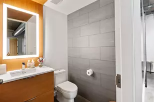 200 Park Ave, Minneapolis, MN 55415 - Photo 33