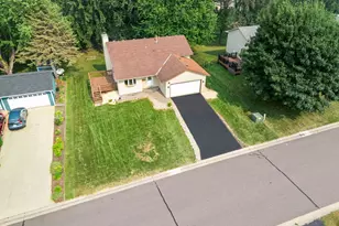 5700 Deer Trail E, Shoreview, MN 55126 - Photo 23