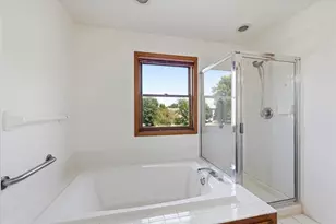 2084 Wallingford Cir, Woodbury, MN 55125 - Photo 21