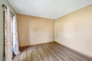 2084 Wallingford Cir, Woodbury, MN 55125 - Photo 3