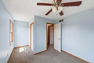 2084 Wallingford Cir, Woodbury, MN 55125 - Photo 13