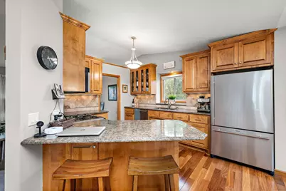 9303 Washburn Avenue N, Brooklyn Park, MN 55444 - Photo 3