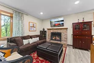 4555 W 131 1/2 St, Savage, MN 55378 - Photo 5