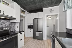 902 E 8th St, Superior, WI 54880 - Photo 3