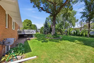 660 Harmony Cir, Wayzata, MN 55391 - Photo 35