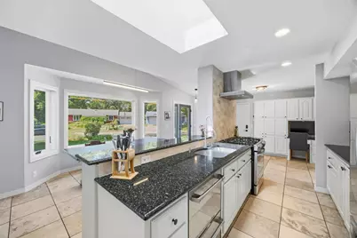 660 Harmony Circle, Wayzata, MN 55391 - Photo 5