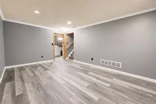 1066 Beatrice St, Eagan, MN 55065 - Photo 13