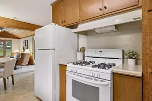 5073 Holiday Rd, Minnetonka, MN 55345 - Photo 23