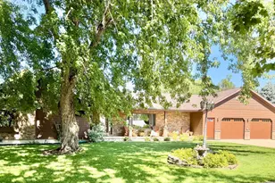 1625 Edgewater Dr, Lake Benton, MN 56149 - Photo 3