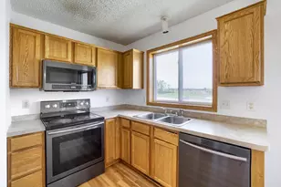 4024 Blakewood Dr, Shakopee, MN 55379 - Photo 11