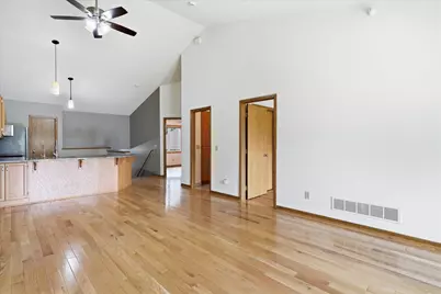 10605 44th Avenue N #E, Plymouth, MN 55442 - Photo 11