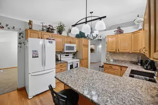 758 Garceau Ln, Vadnais Heights, MN 55127 - Photo 7