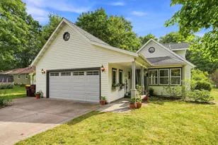 406 Maple St, Taylors Falls, MN 55084 - Photo 1