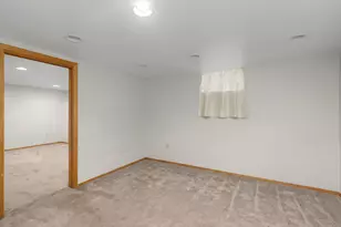 823 Armstrong Ave, Saint Paul, MN 55102 - Photo 21
